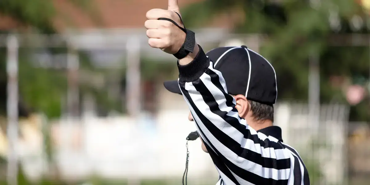 Effective Online Referee Training with Video