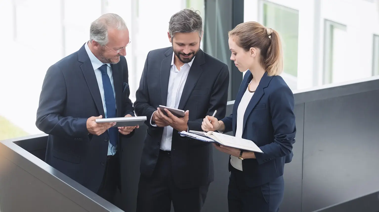 How White & Case Transformed CLE Video Management with VIDIZMO